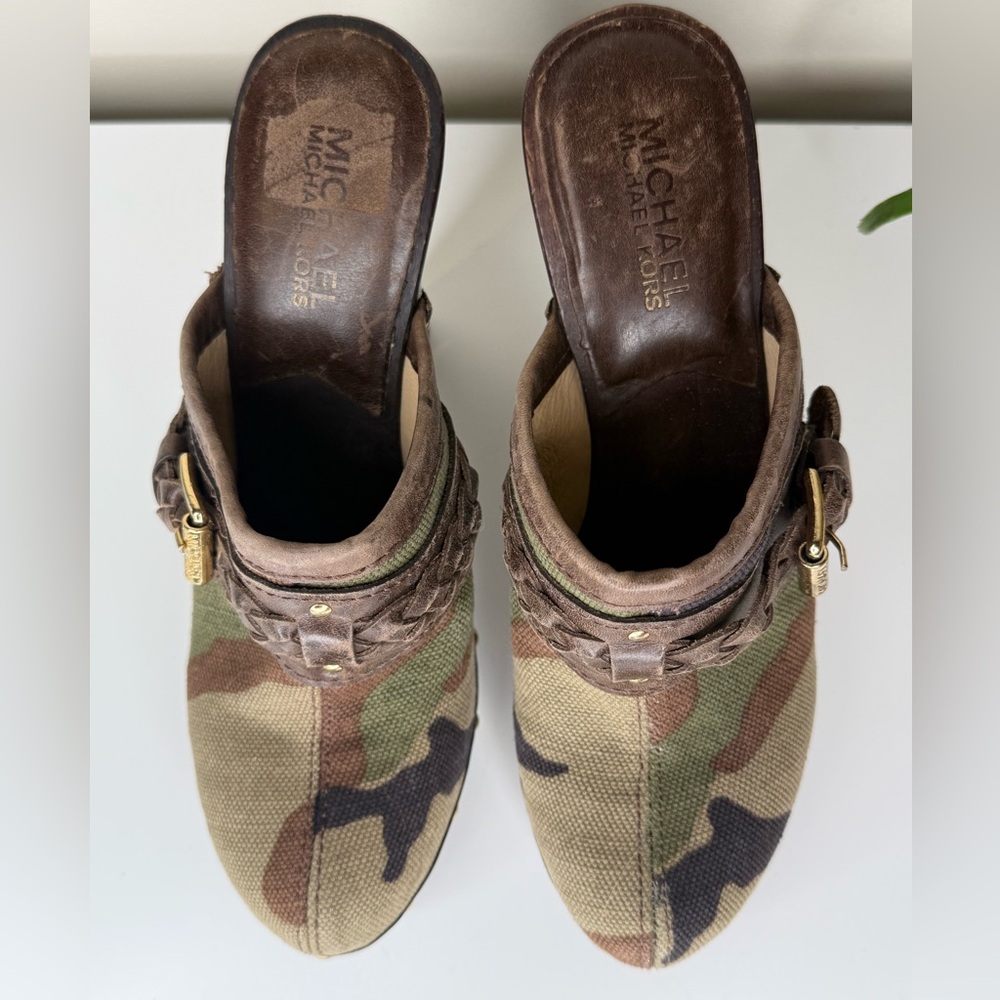 Michael Kors Camo Canvas Leather Clog Mules Heels Studded Buckle Woman’s 5.5M - Picture 8 of 12